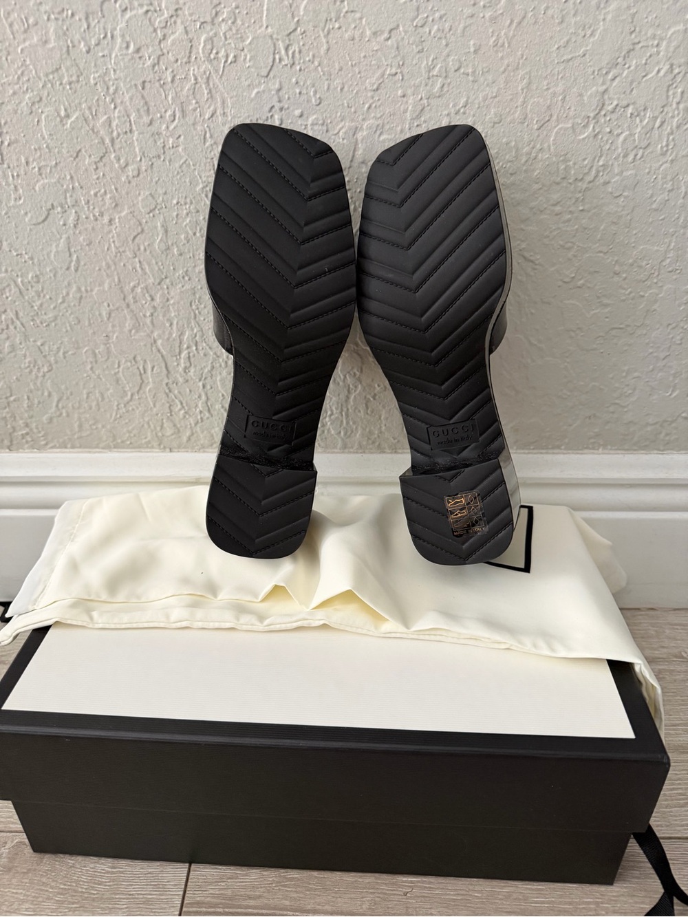 Gucci Black Patent Slide rubber black Mules with Logo Strap women 36 - Picture 7 of 7